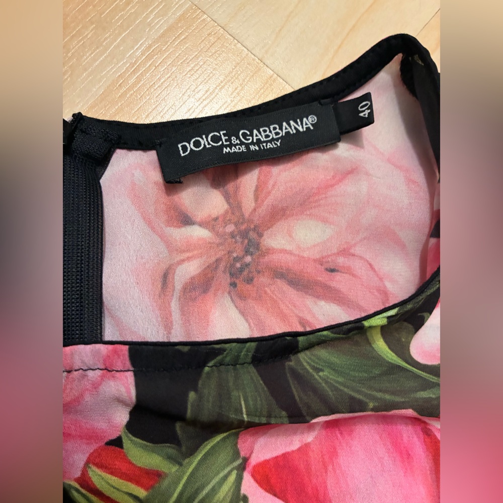 Dolce and Gabbana Floral Sleeveless Scoop Neck Tank Top - Pink & Green Roses - Picture 9 of 11